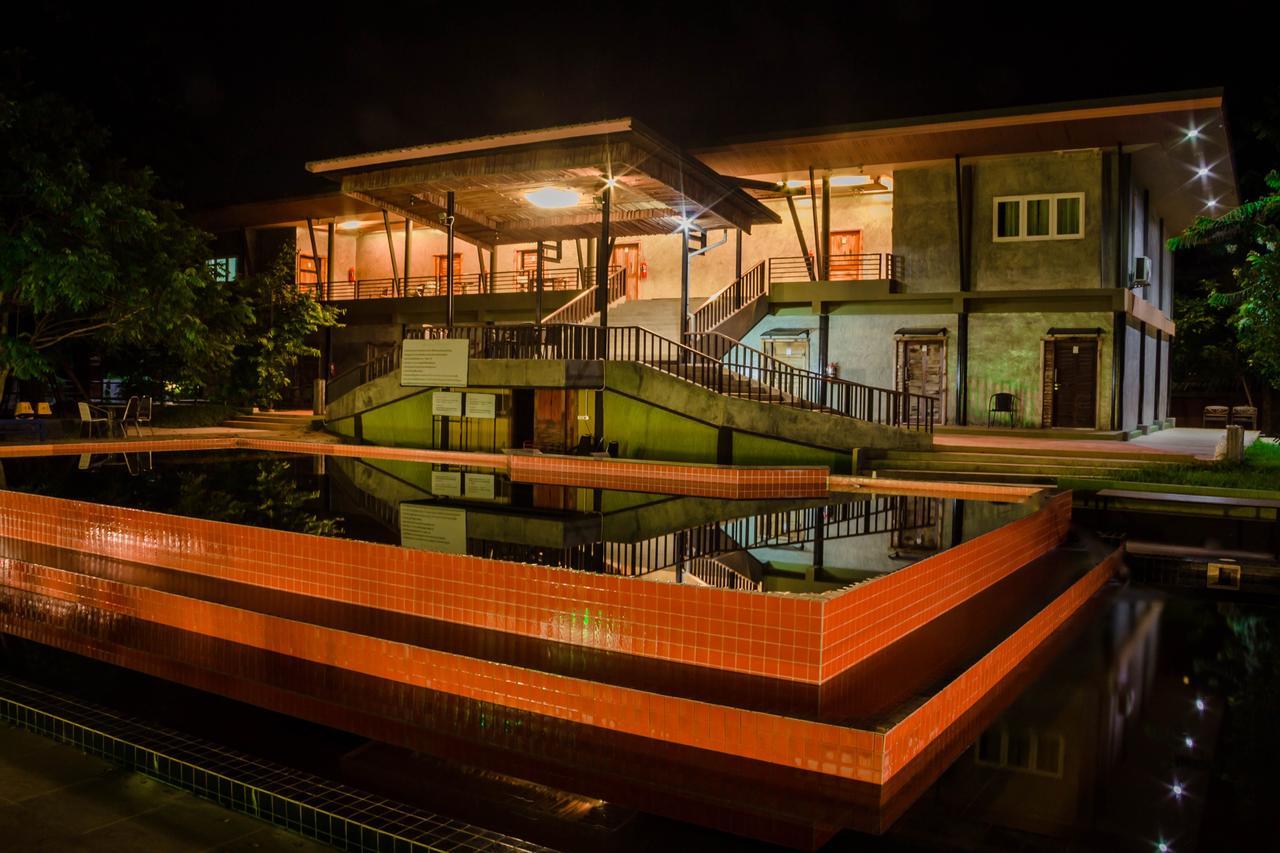The Riverpool Resort And Spa Канчанабурі Екстер'єр фото